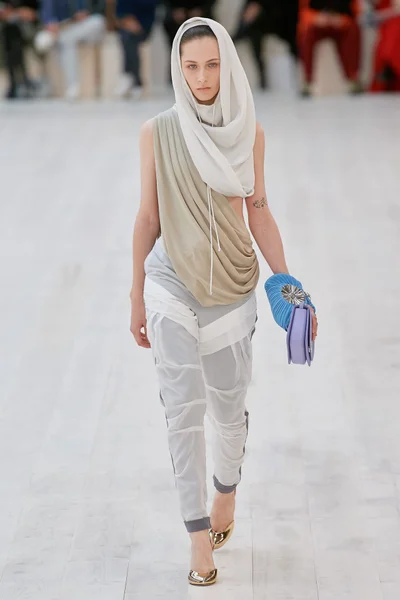 Look 26